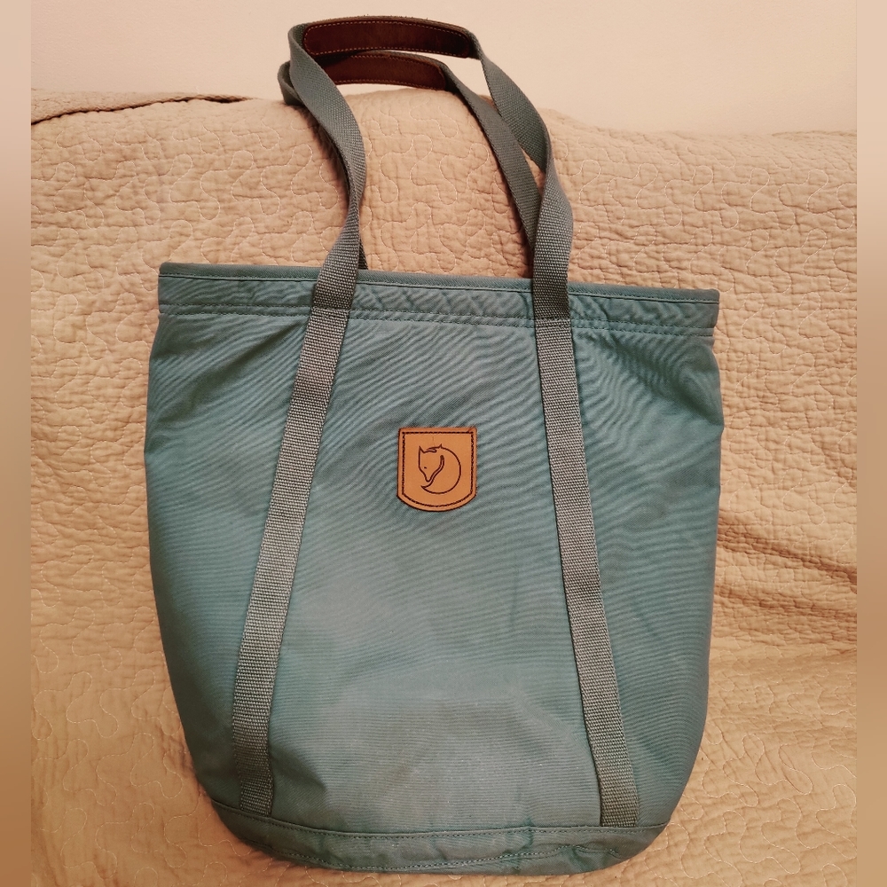 VGUC Fjallraven Totepack 4 blue/green
